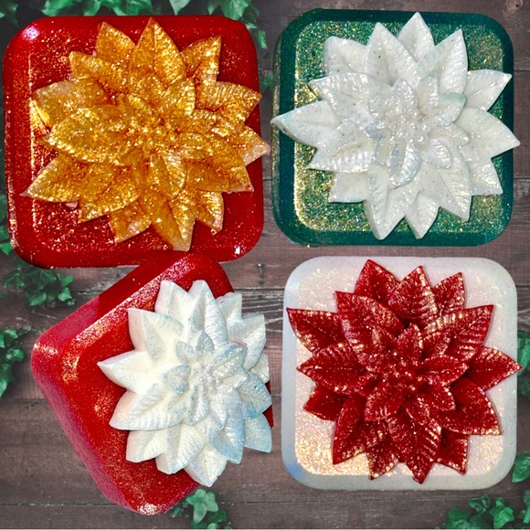Set 6 Poinsettia Soap Party Favors, Christmas Party Gifts, Handmade Gift, Soap - Picture 9 of 17